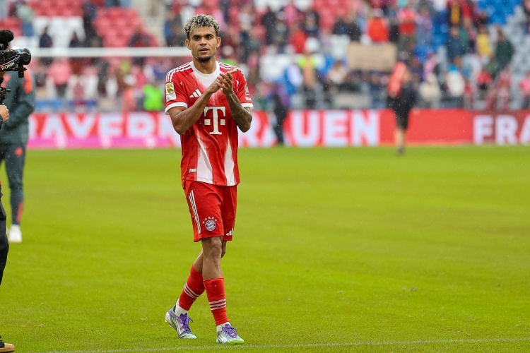 哈曼质疑利物浦引援策略：高价签约28岁迪亚斯并支付高薪遭拜仁嘲讽