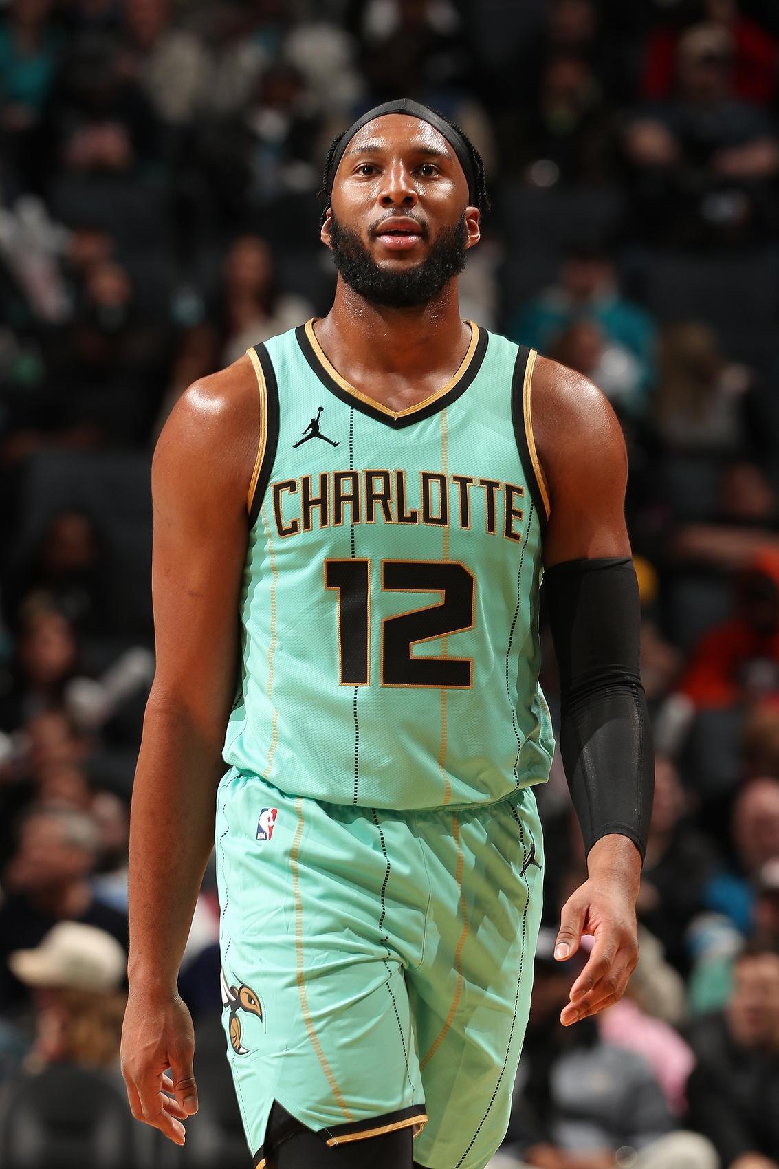 九游体育-8人加盟球队！火箭队休赛期补强联盟第1？斯通为航天城送出大礼