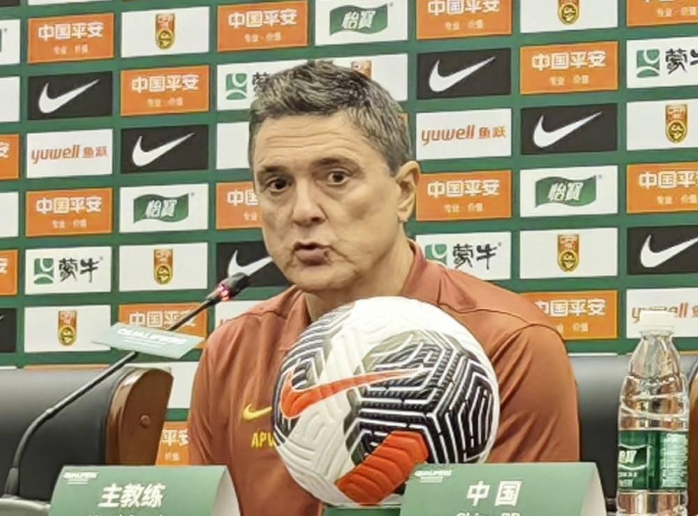 比分直播-安东尼奥:中场休息给球员施加信心;王钰栋没首发是有点小伤