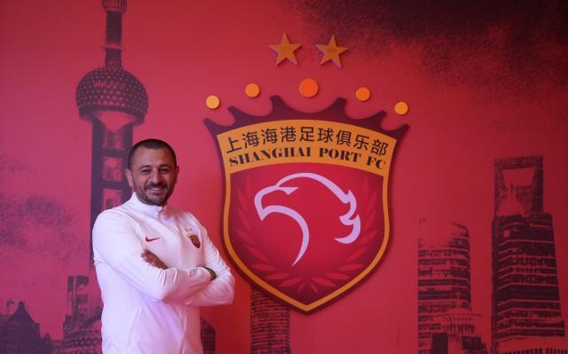 海港助教的十年跨越：钦佩穆帅许久 渴望在沪夺冠