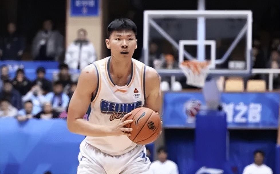 九游体育app下载-北京遭致命打击！周琦眼部受伤，外加2内线伤停，后续内线咋办？